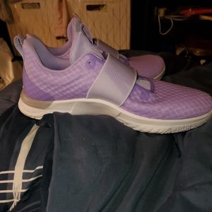 Gorgeous nike's-Accepting offers